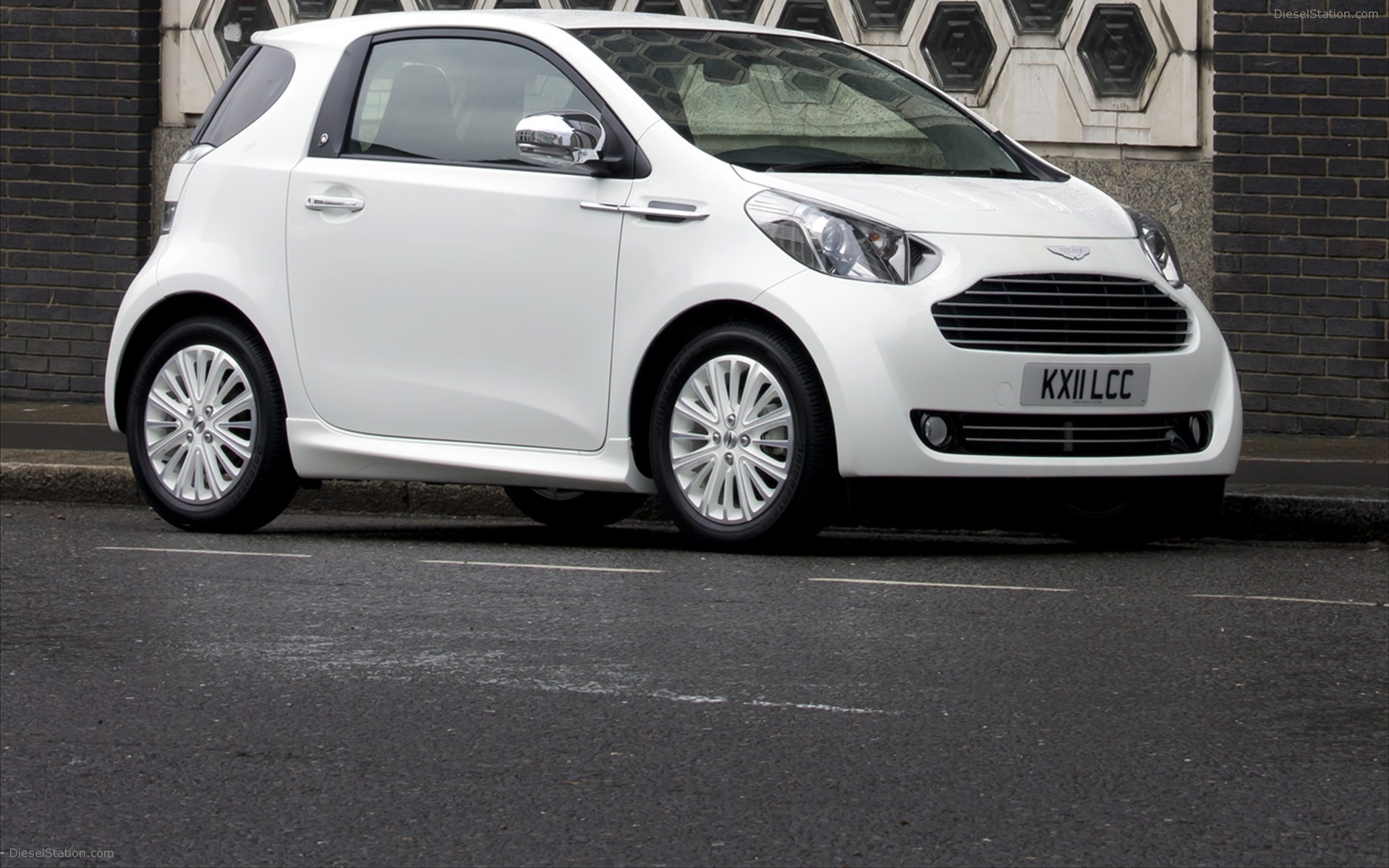 Aston Martin Cygnet Colette 2012